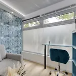 Stylish & New 1 Bdr Flat With A/c-trendy 11 Lägenhet