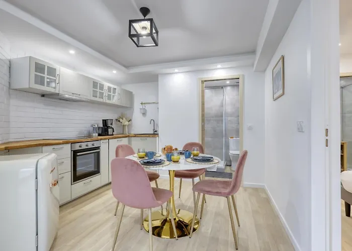 Stylish & New 1 Bdr Flat With A/c-trendy 11