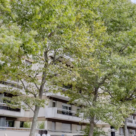 Stylish & New 1 Bdr Flat With A/c-trendy 11 Appartement