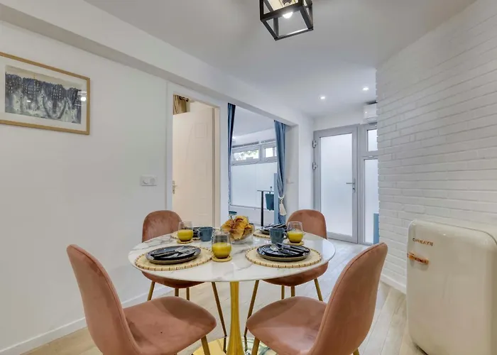 Stylish & New 1 Bdr Flat With A/c-trendy 11 Παρίσι
